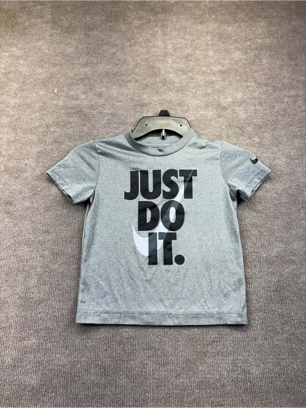 Nike Gray Short Sleeve Size 5
